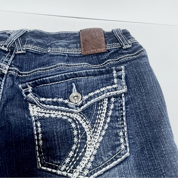 Ariya Jeans 5 pocket denim cutoff shorts. Juniors Size 11/12 - Picture 7 of 7